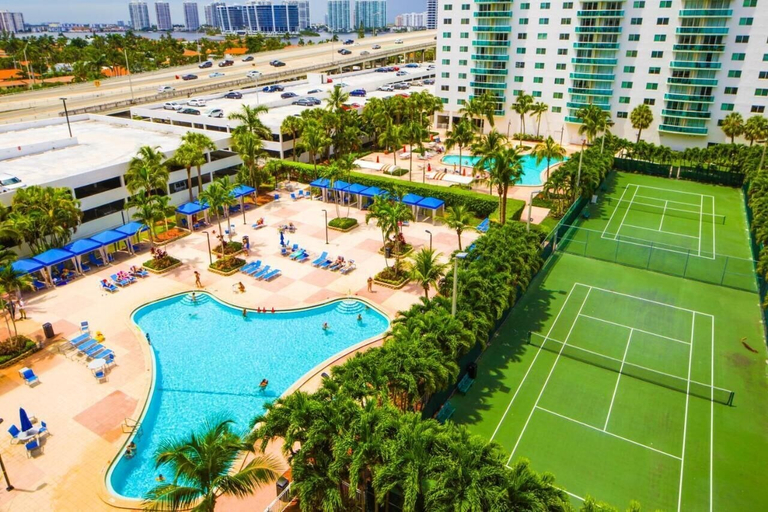 Exterior & Views, Amazing Condo 3 min to the Beach, Miami-Dade