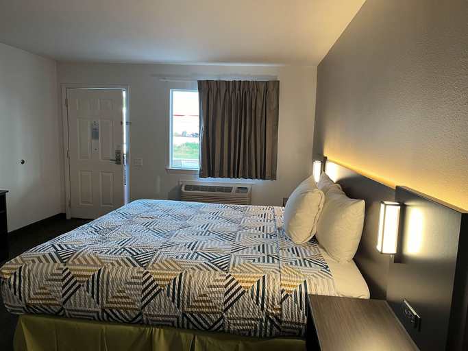 Bedroom 3, Motel 6 Junction, Texas - Llano River, Kimble