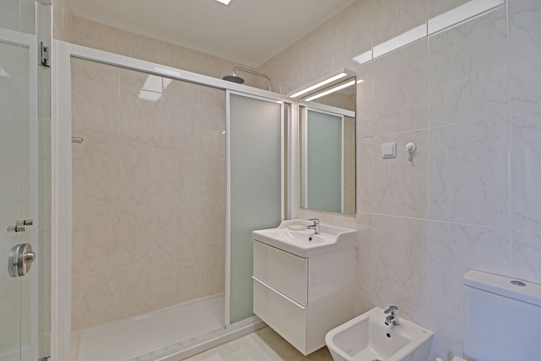 Bathroom 4, Quarteira Beach & Ocean View 1 by Homing, Loulé