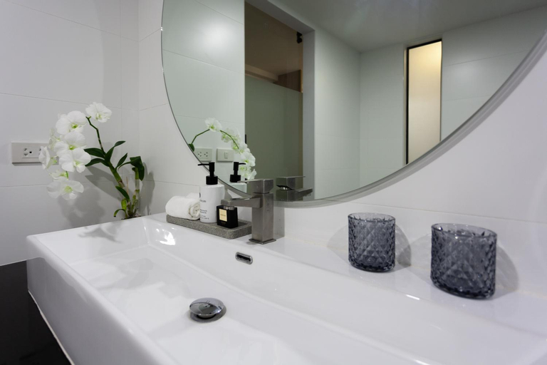 Bathroom 23