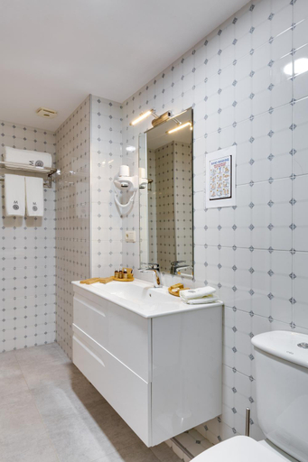 Bathroom 2, Mukhrantubani Boutique Hotel, Tbilisi