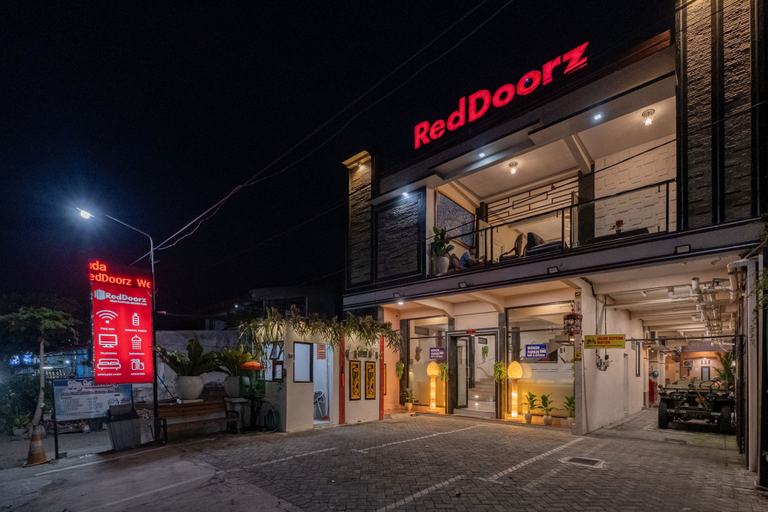 Exterior & Views 2, RedDoorz near Kampung Inggris Pare, Kediri