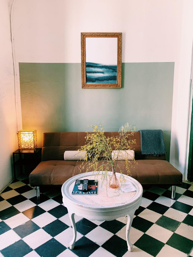 Facilities 5, Maria Magdalena - Room 5, Málaga