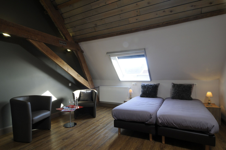 Bedroom 4, 't Oud gemeentehuis Poelkapelle, West-Vlaanderen