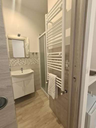 Bathroom 5, Il Campanile, Isernia
