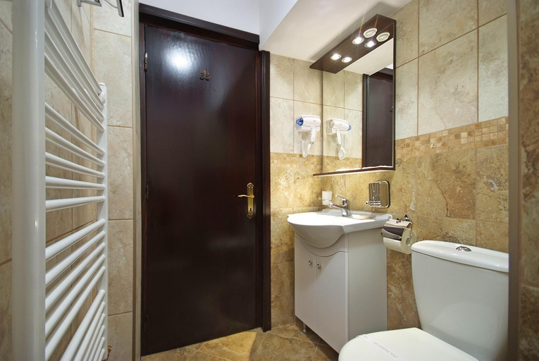 Bathroom 1, Hotel Moldavia, Slanic-moldova