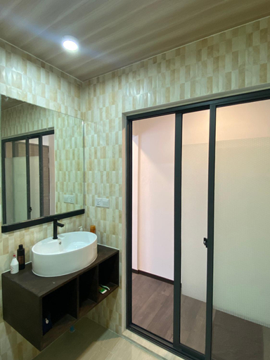 Bathroom 4, Chillax Thoddoo