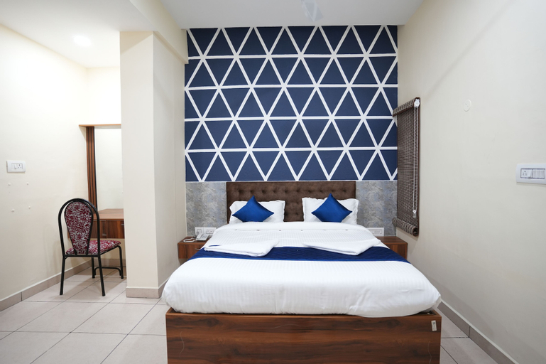 Bedroom 3, Vivelaa Hotels and Restobar, Puducherry