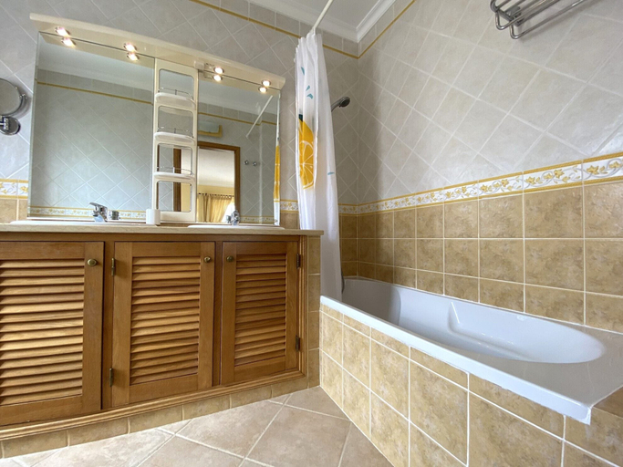 Bathroom 4, Pêra Amazing Villa With Pool by Homing, Silves