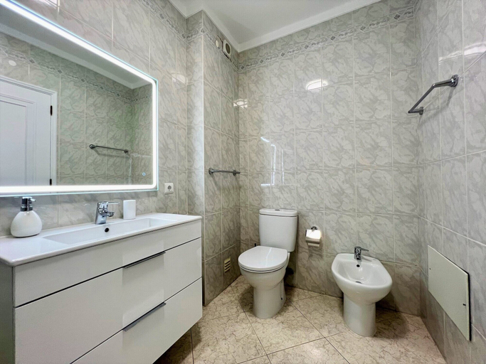 Bathroom 3, Quarteira Panoramic View by Homing, Loulé