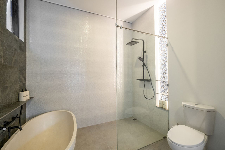 Bathroom 3, Villa Cakra 4-bedroom with Infinity Pool and Rice Field View, Gianyar