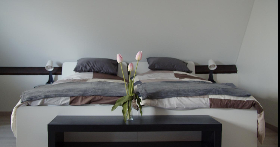 Others 5, Berkies - autonome studio, Vlaams Brabant