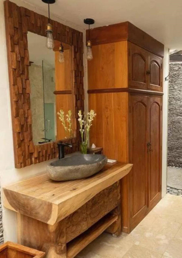 Bathroom 5, USV Puri Bougenville Greenfield View, Gianyar