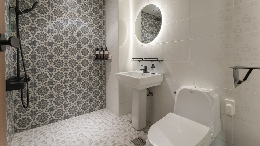 Bathroom, Gili Resort, Jeju