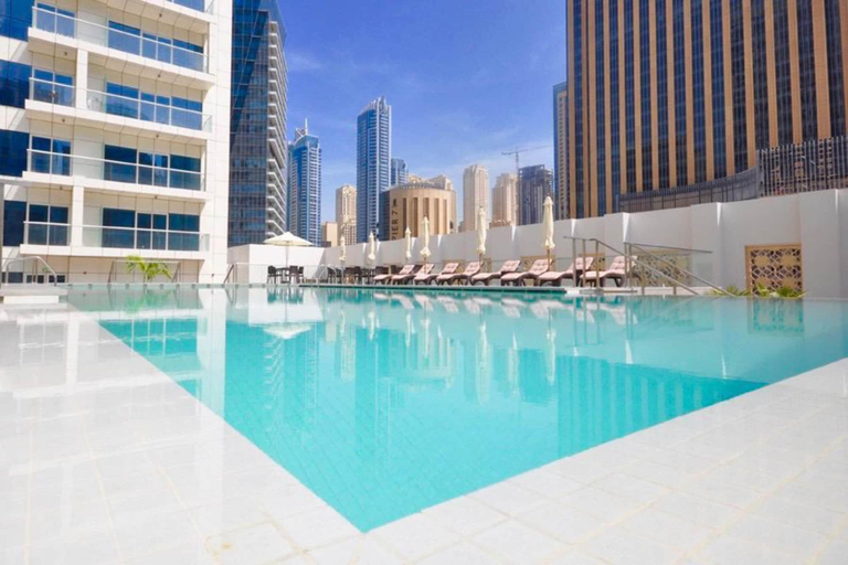 Outdoor pool 5, Amazing Stay in Marina With Balcony & View, Dubai
