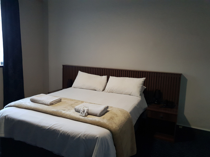 Bedroom 3, Indaba Hotel Sasolburg, Fezile Dabi