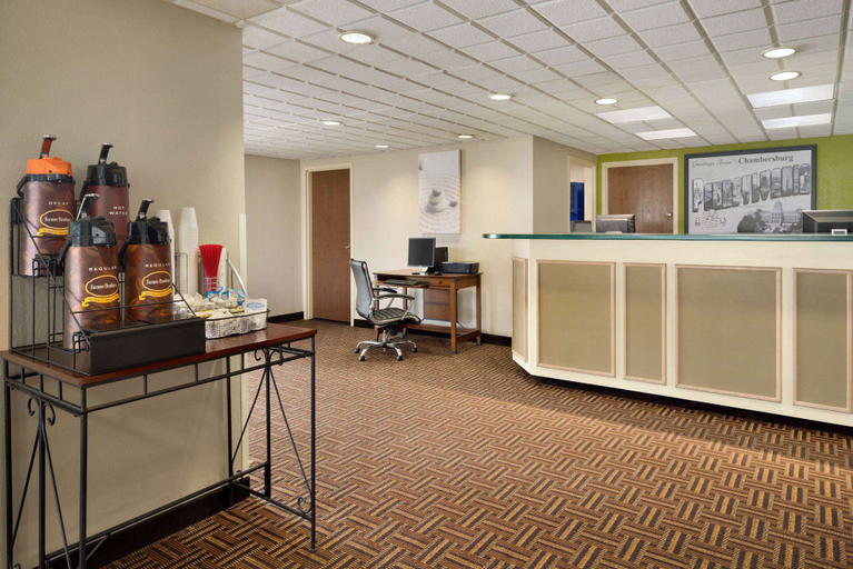 Food & Drinks 4, Super 8 by Wyndham Chambersburg I-81, Franklin