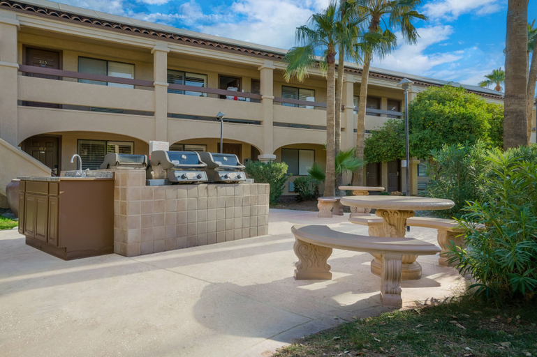Exterior & Views 2, La Fuente Inn & Suites, Yuma