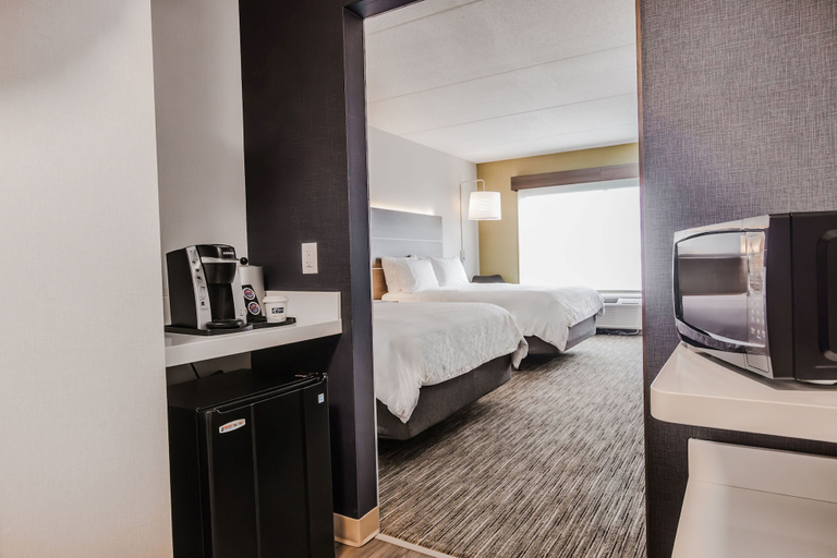 Bedroom 3, Holiday Inn Express & Suites WELLAND by IHG, Niagara
