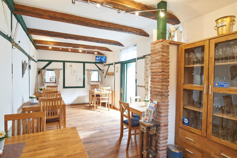 Others 5, Gastezimmer Victoria, Neunkirchen