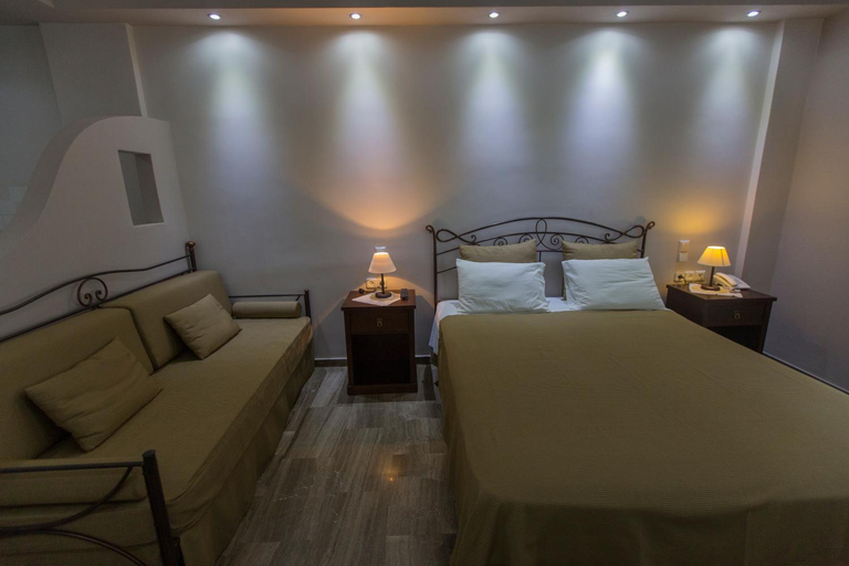 Bedroom 3, Preka Maria Hotel, South Aegean
