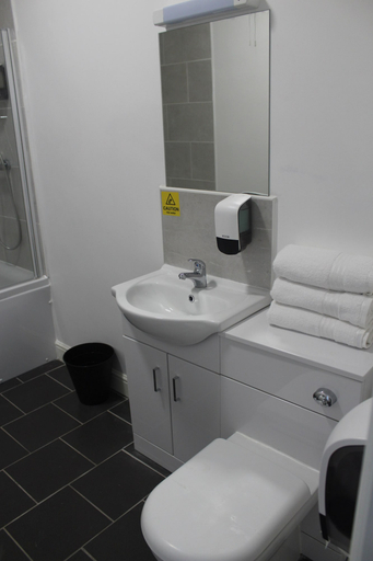 Bathroom 3, Park Hotel & Apartments, Kingston upon Hull