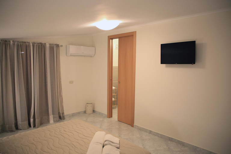 Others 3, Rara Domus B&B, Napoli