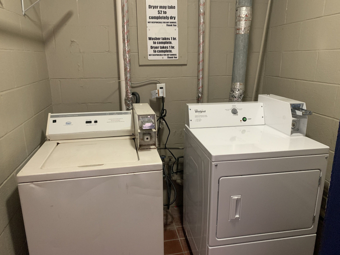 Bathroom 4, Motel 6 Greenville, NC – ECU-Medical Center, Pitt