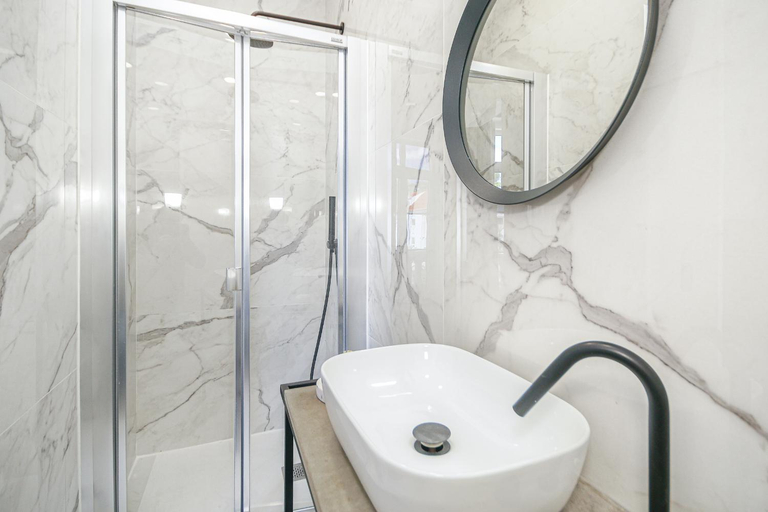 Bathroom 4, Alvalade Palace, Lisbon
