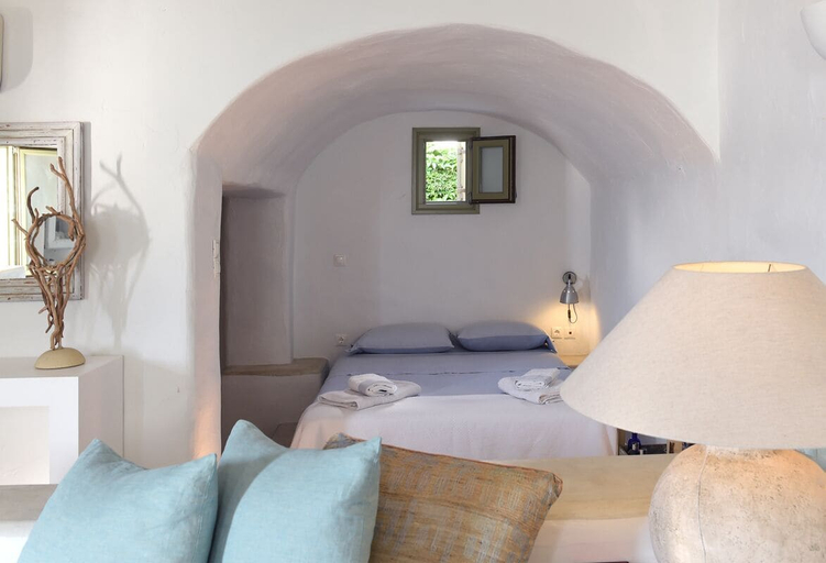 Bedroom 2, Ochre Dream Beach & Sunset villa Naousa, South Aegean