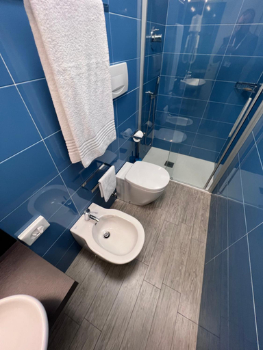 Bathroom 4, Residence Star, Torino