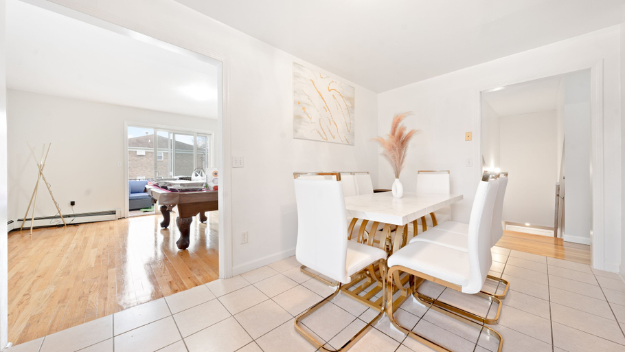 Others 4, Modern Luxury Home w GameRoom & Parking, Westchester
