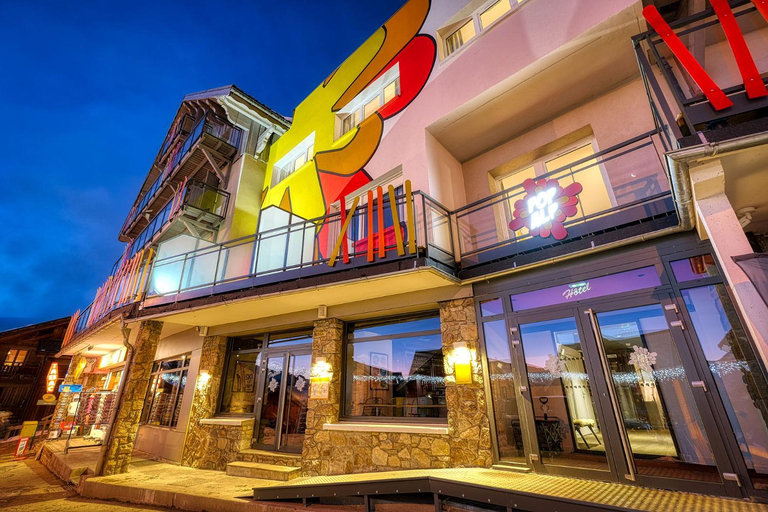 Exterior & Views