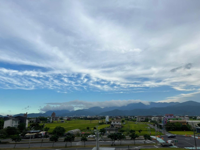 Others 3, Xin yi, Yilan