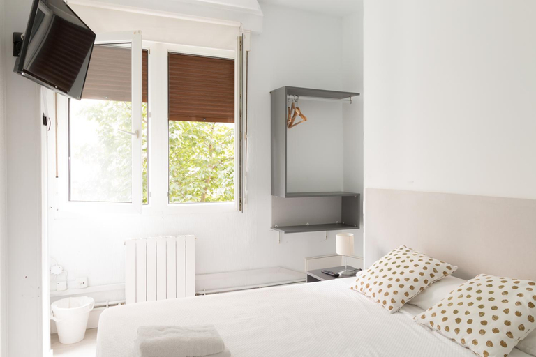 Bedroom 3, Pensión Arias, Vizcaya