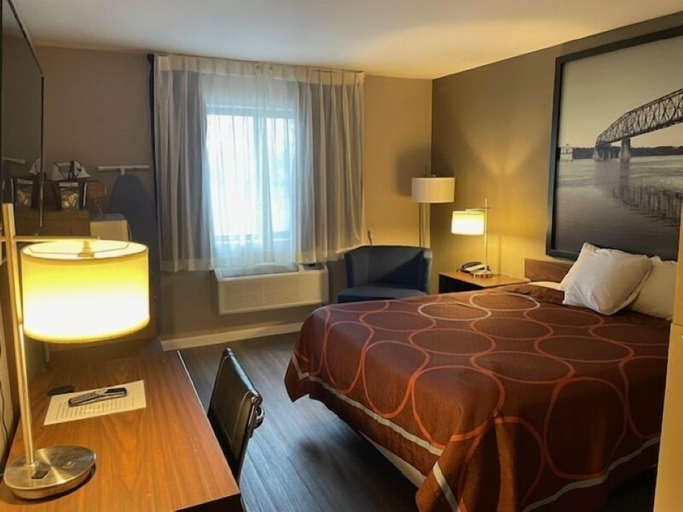 Bedroom 2, Super 8 by Wyndham Alton, Madison