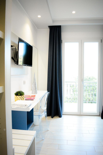 Others 4, Nnakkara Guest House, Messina
