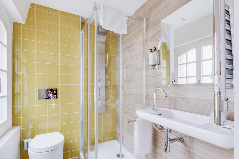 Bathroom 2, Hotel Du Jeu De Paume, Yvelines
