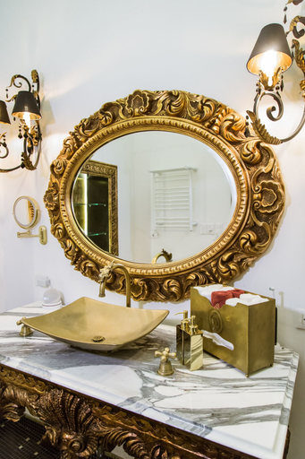 Bathroom 4, LA SEÑORIA, Allende