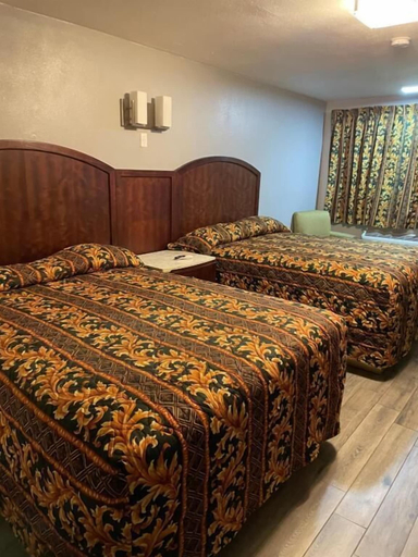 Bedroom 3, Regency Inn Norco, Riverside