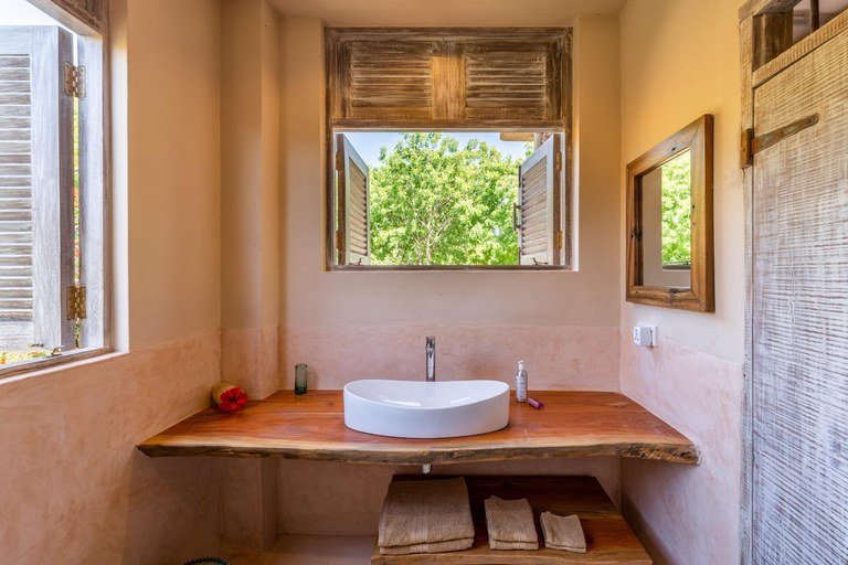 Bathroom 4, トンボ ハウス, Msambweni