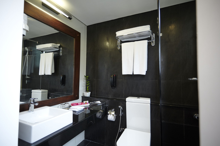Bathroom 5, Turyaa Kalutara, Kalutara