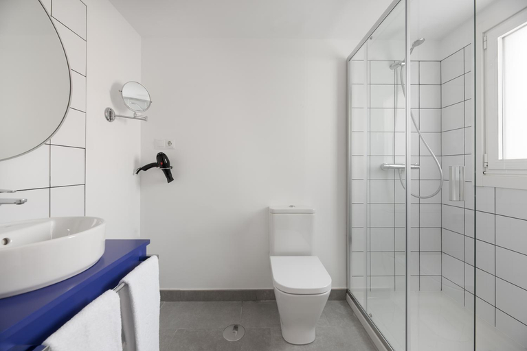 Bathroom 5, Dorma Vigo, Pontevedra