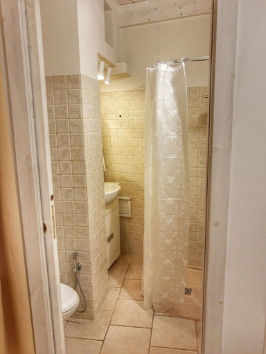 Bathroom, Mirum Apuliae 16, Bari