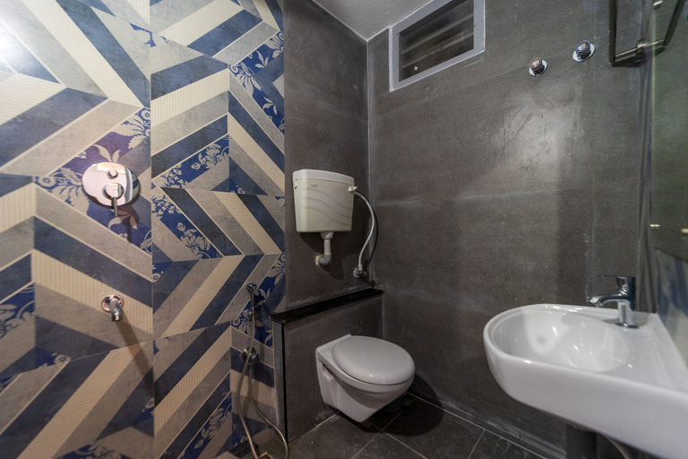 Bathroom 4, Bonne Chance Heritage Residence, Puducherry