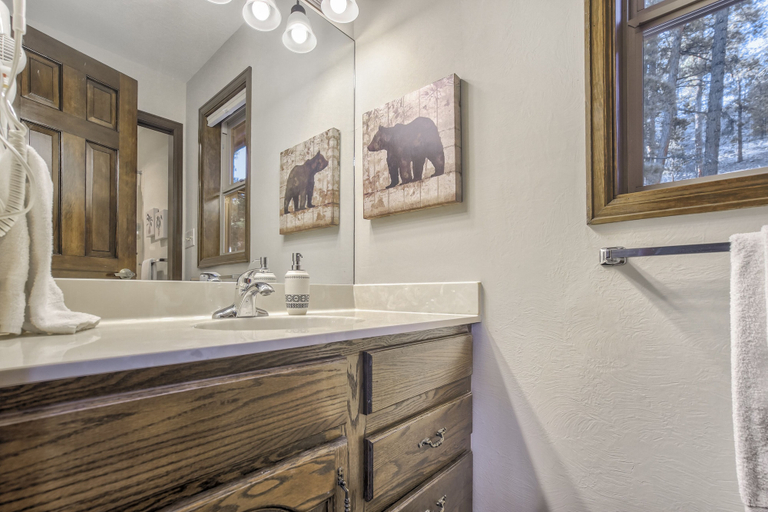Bathroom 4, Paradise Cabin, Teller