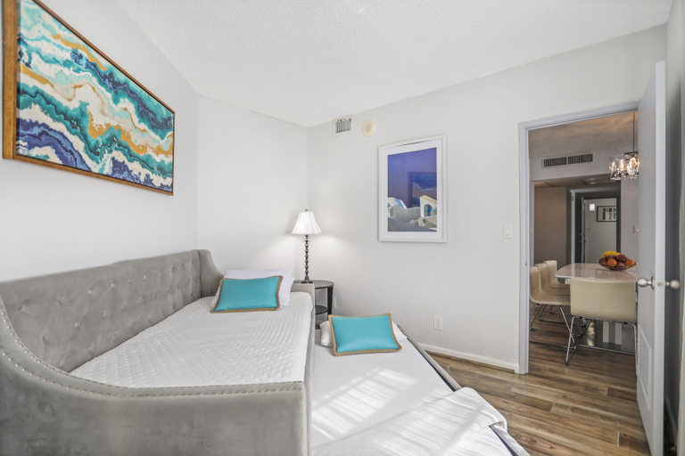 Bedroom 3, Amazing Condo 3 min to the Beach, Miami-Dade