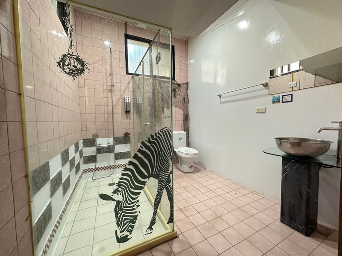 Bathroom 3, Zhi Xin Yuan, Hualien