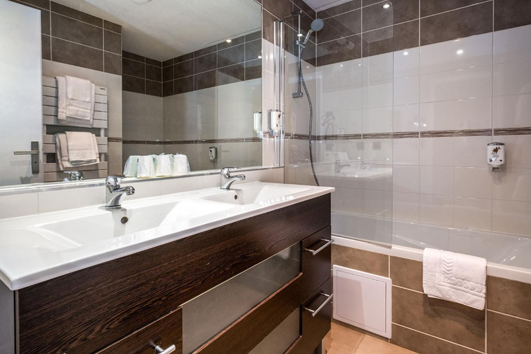 Bathroom 4, Hotel PopAlp Cafe, Isère