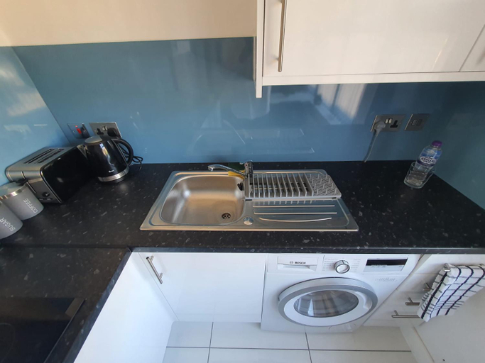 Others 4, New Self Contained Flat,in Hayes, Free Parking, London